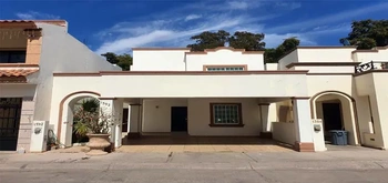 13_1179 | En Renta bonita Casa amueblada, Privada San Sebastian. | Integralia Grupo Inmobiliario