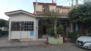 14_1976 | CASA EN VENTA | Integralia Grupo Inmobiliario